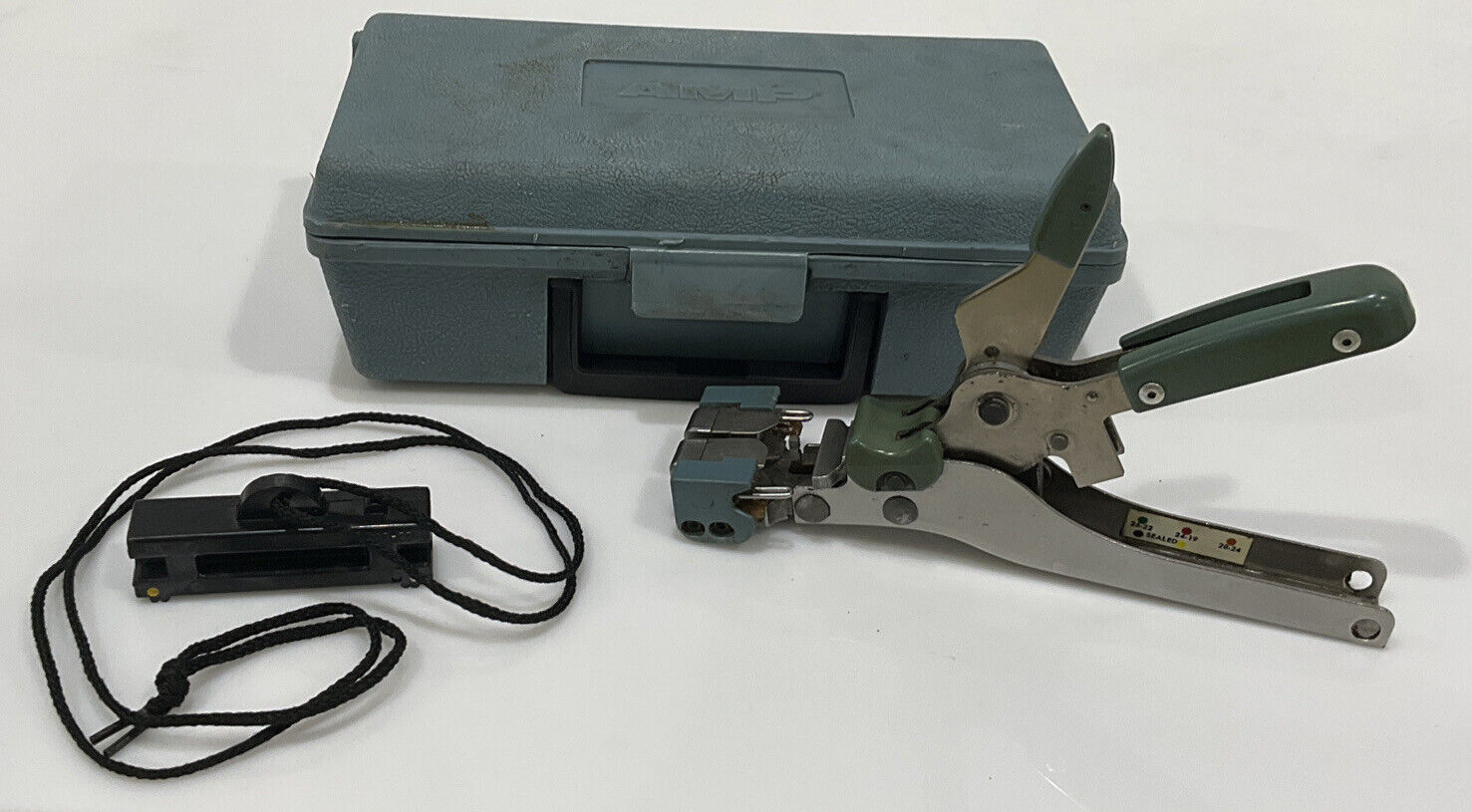 AMP HAND TOOL KIT WIRE CRIMP/CUTTER TWD