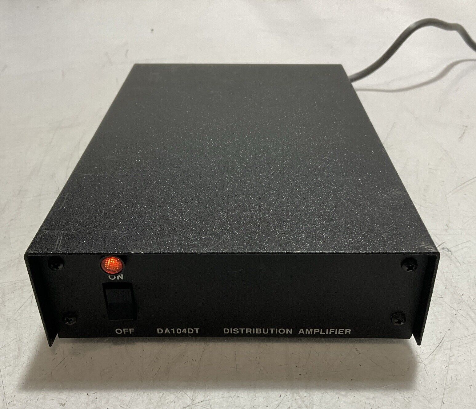 PELCO CLOVIS  DA104DT  DISTRIBUTION AMPLIFIER  115AC  50/60HZ 5WATTS  U3S